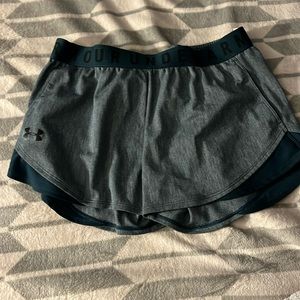 Green Under Armor Active Shorts Size: M
